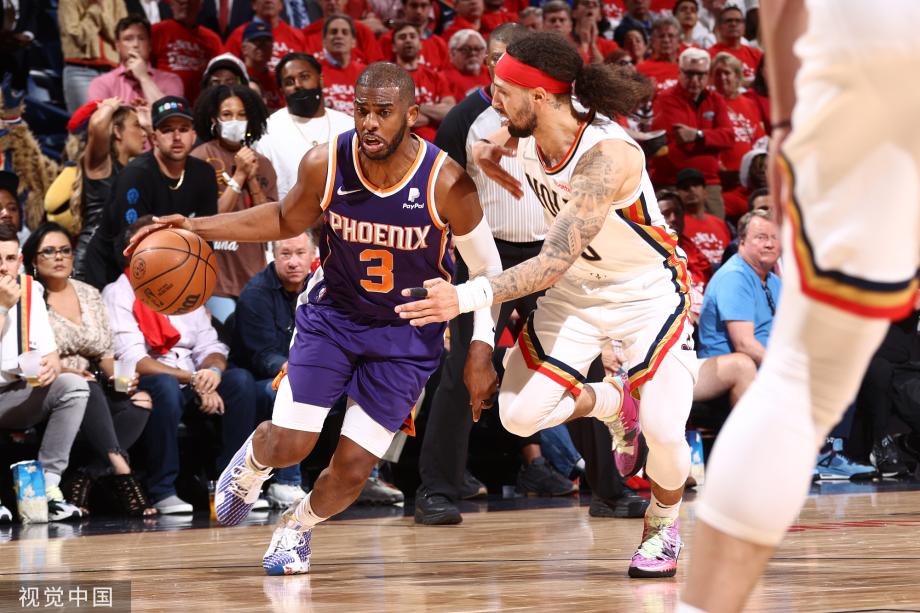 他在攻防两 他在攻防两