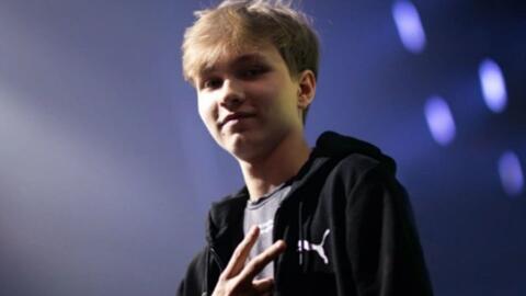 更是战术执 更是战术执