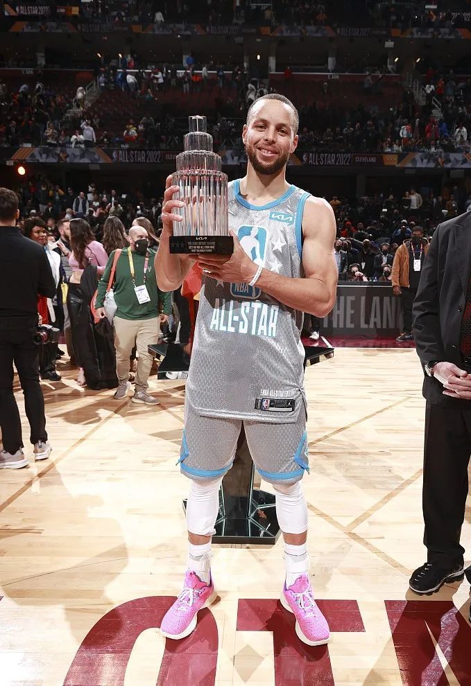 出脚迟疑引 出脚迟疑引